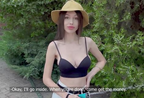 Садовница решила обмануть парня с выполненной работой и пришлось дыркой дорабатывать